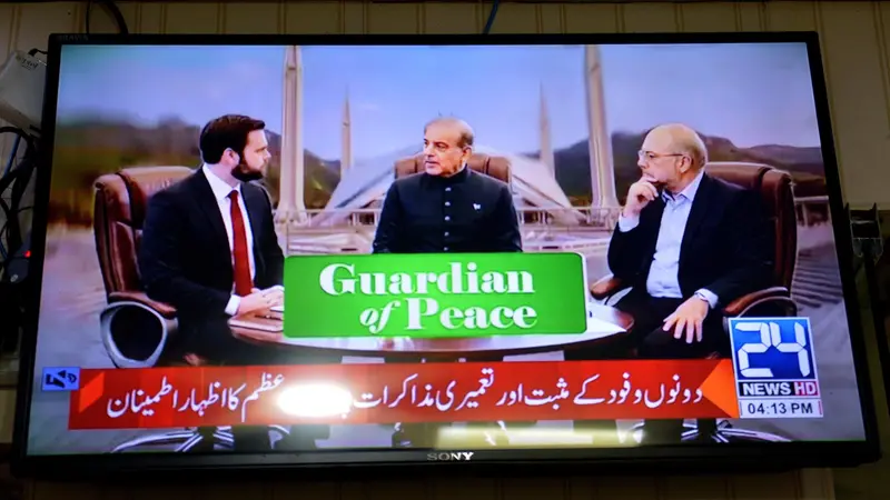 I colloqui tra Vance e Ghalibaf moderati da Sharif - Foto Ansa © www.giornaledibrescia.it