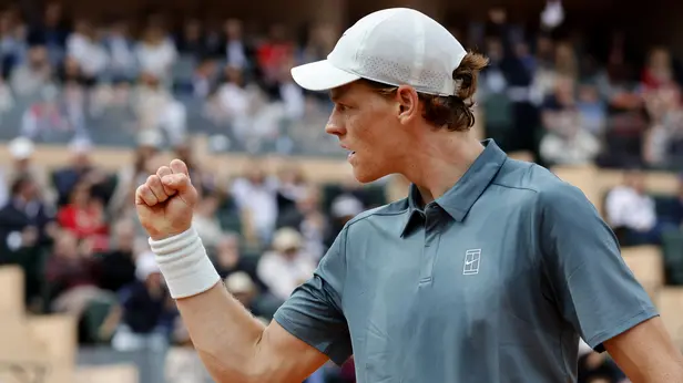 Sinner esulta a Montecarlo - Foto Epa/Sebastien Nogier © www.giornaledibrescia.it