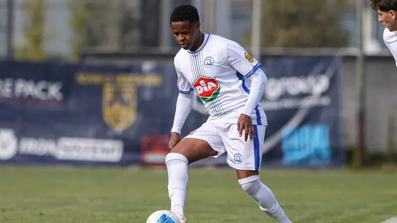 Yves Baraye regala tre punti al Desenzano capolista - Foto New Reporter Nicoli © www.giornaledibrescia.it