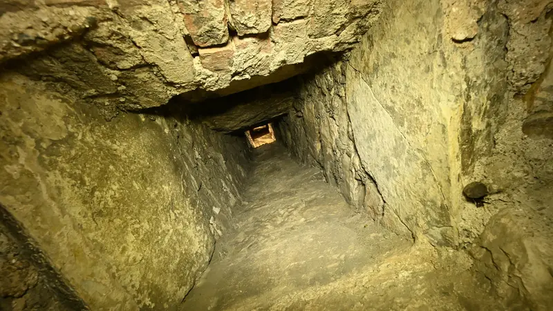 Un dettaglio in una delle torri del Castello di Brescia - Foto New Reporter Favretto © www.giornaledibrescia.it