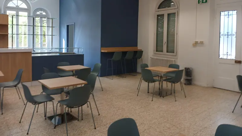 Il bar interno all'istituto della sede di Leno - © www.giornaledibrescia.it