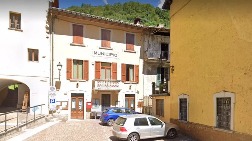 Il bar è all'interno del Municipio - Foto dal sito del comune di Lavenone
