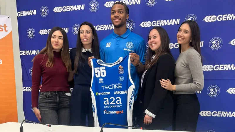 Un momento della presentazione - © www.giornaledibrescia.it