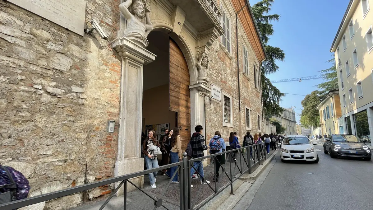 Ingresso del liceo classico Arnaldo - © www.giornaledibrescia.it