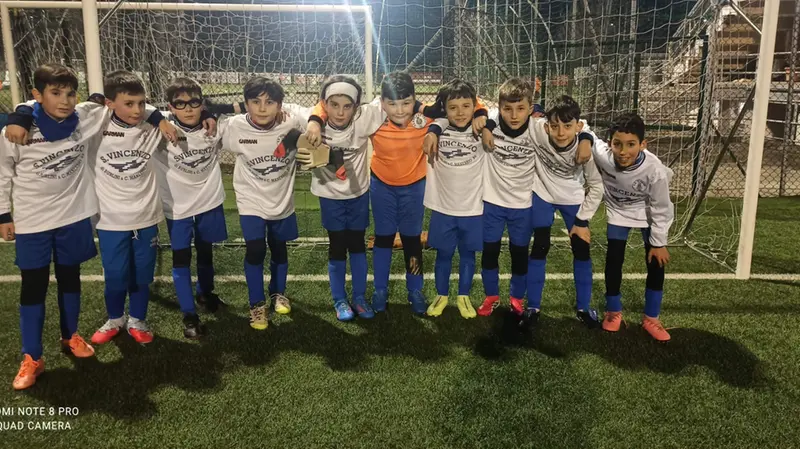 I giocatori della Verolese schierati -  © www.giornaledibrescia.it