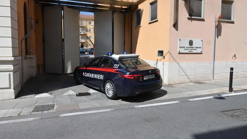 La caserma dei Carabinieri di piazza Tebaldo Brusato - © www.giornaledibrescia.it