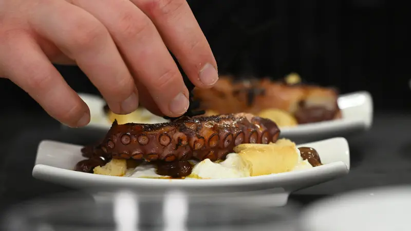 Polpo arrosto - Foto New Reporter Favretto © www.giornaledibrescia.it