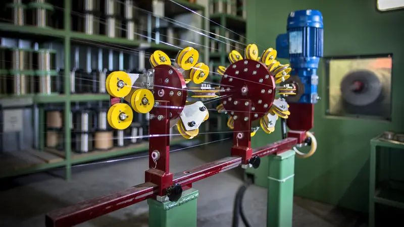 Un macchinario per i cavi speciali di Siccet