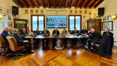 La firma degli atti relativi alla società Aa27 alla sede dell'Ana Brescia