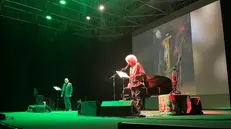 Lo spettacolo «Francesco» al Dis-Play -  © www.giornaledibrescia.it