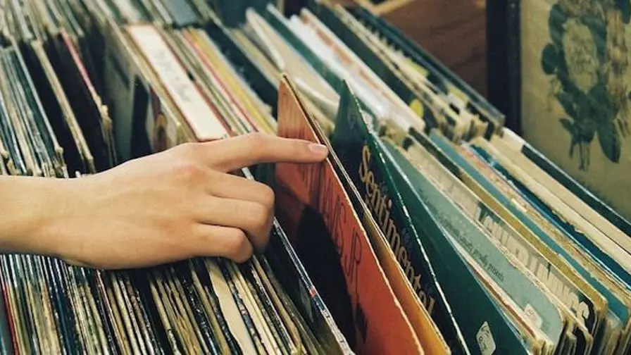 Il Record Store Day celebra l'amore per il vinile, e non solo, tra vecchie edizioni e nuove uscite