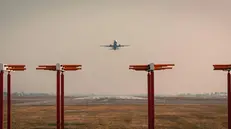 Un aereo che atterra a Bergamo