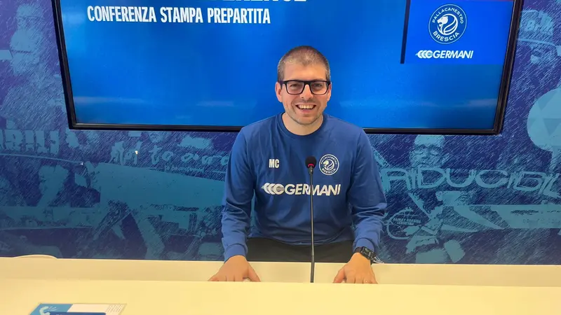 Matteo Cotelli in conferenza - © www.giornaledibrescia.it