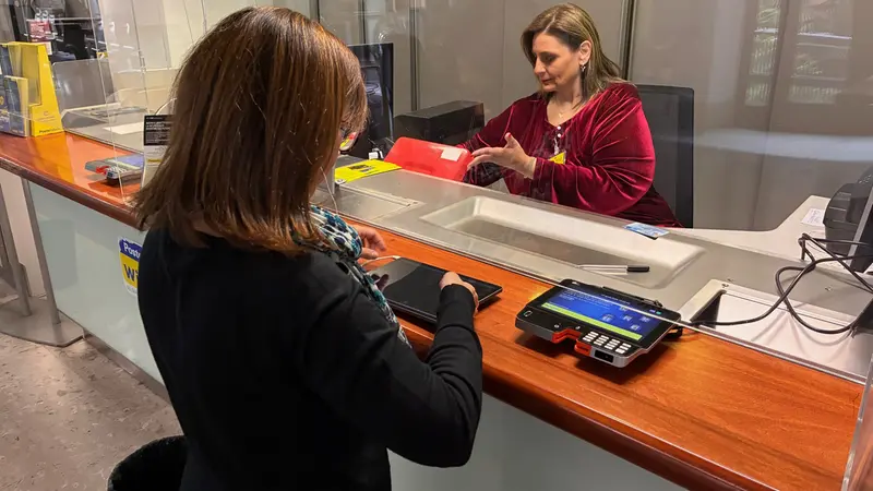 Corsi per ridurre il divario tecnologico e imparare a usare gli strumenti digitali - © www.giornaledibrescia.it