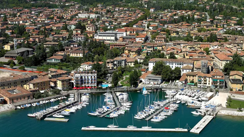 Una panoramica di Salò - © www.giornaledibrescia.it