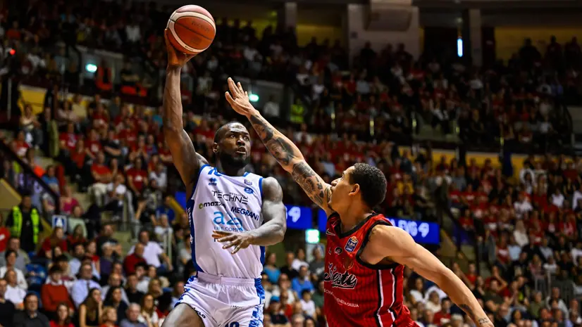 Jason Burnell è uno degli assi della Germani dei record - Foto Ciamillo/Castoria © www.giornaledibrescia.it