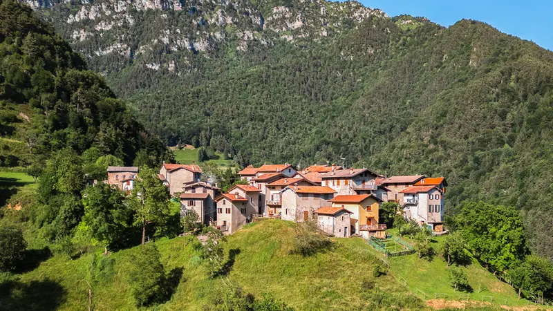 Il piccolo abitato di Cadria di Magasa © www.giornaledibrescia.it