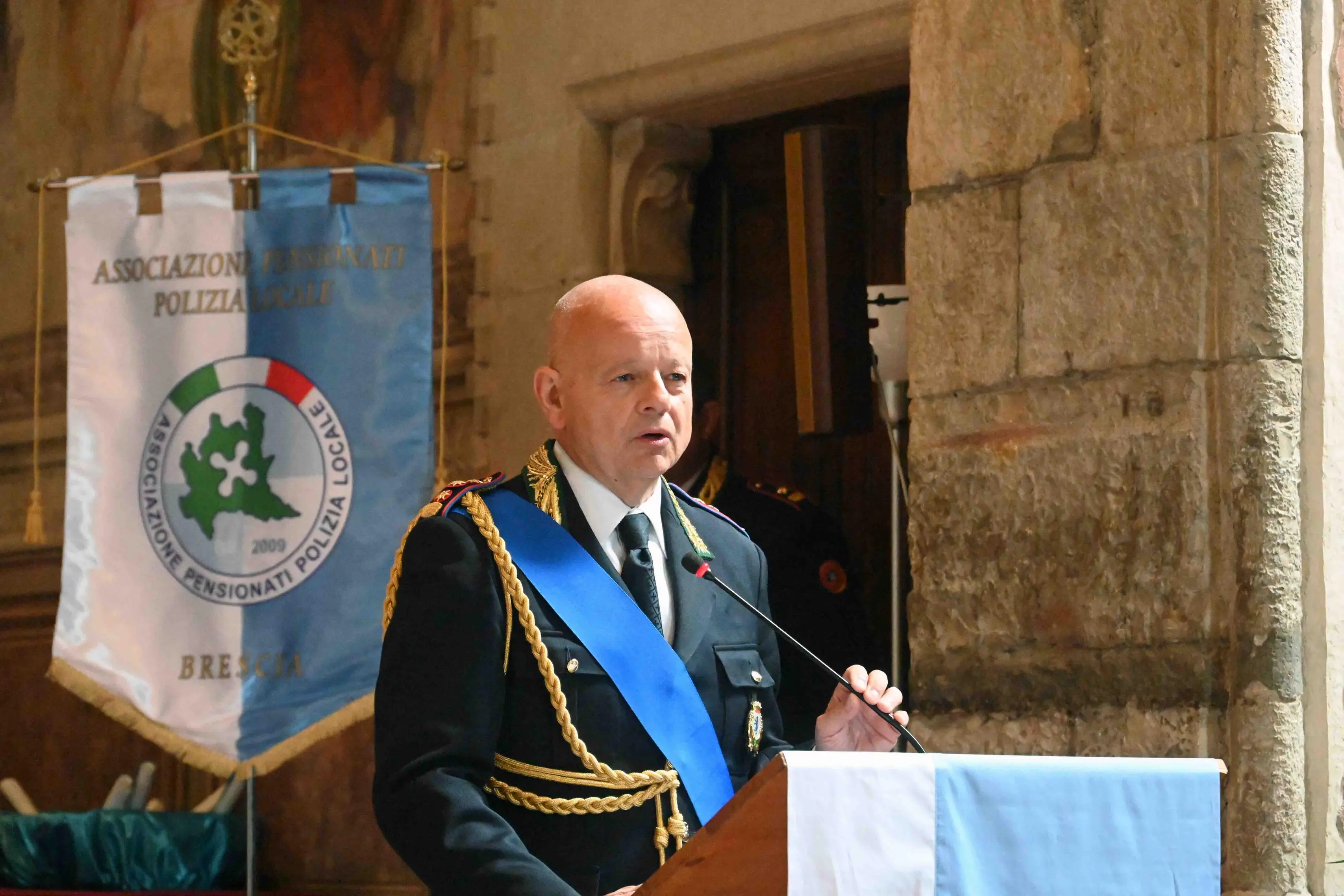La cerimonia della Polizia Locale in San Cristo a Brescia
