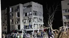 Un edificio distrutto in Iran - Foto Ansa © www.giornaledibrescia.it