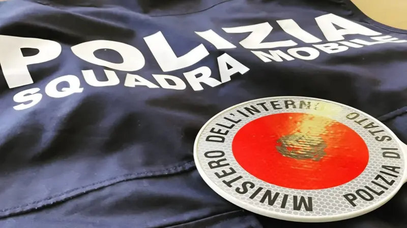 La Squadra Mobile ha arrestato tre uomini per furto aggravato