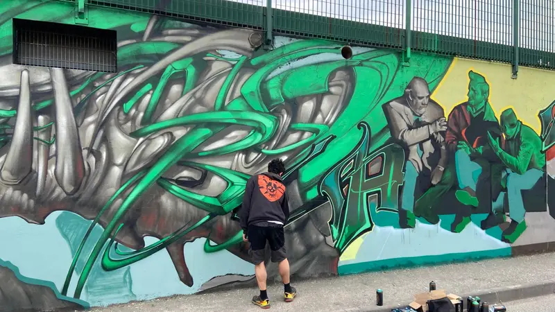 Una nuova vita al muro di via Breda - © www.giornaledibrescia.it