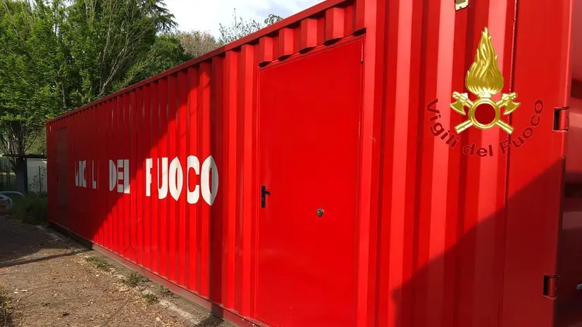 Il cointaner per il lavaggio e asciugatura dei dispositivi di protezione individuale