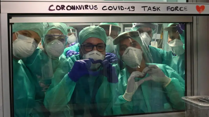 La foto di Gabriele Strada simbolo della pandemia di Covid