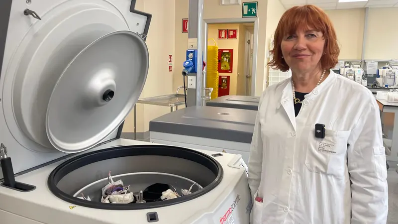 Le sacche vengono centrifugate per favorire la separazione degli emocomponenti