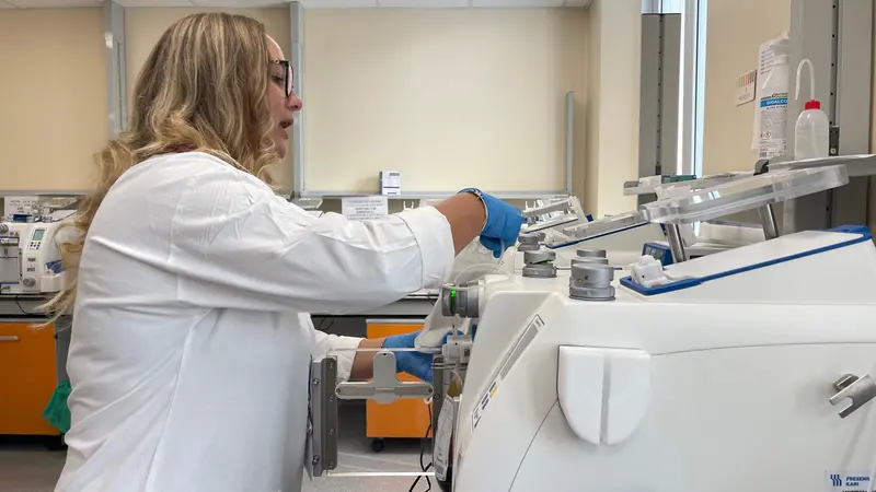 Lo scompositore consente di ottenere plasma, emazie concentrate e «buffy coat»