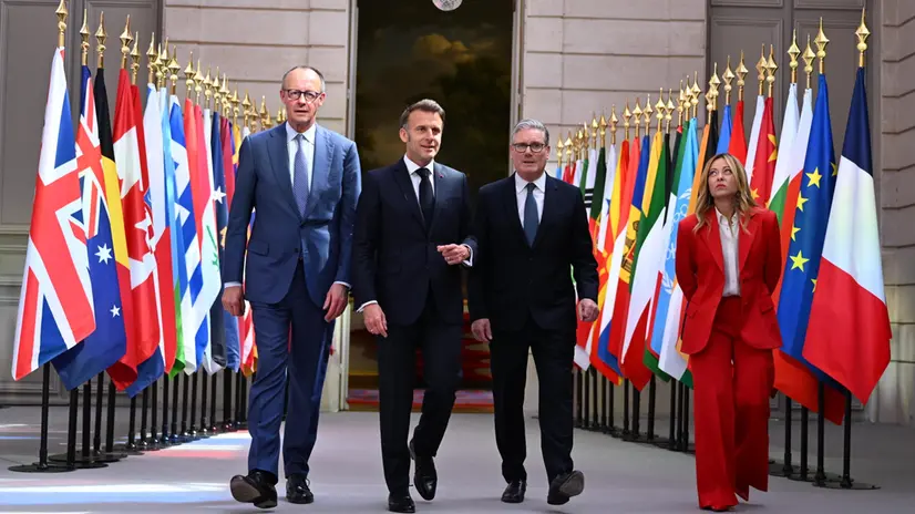 I volonterosi in formato E4 a Parigi: Merz, Macron, Starmer e Meloni - Foto Ansa © www.giornaledibrescia.it