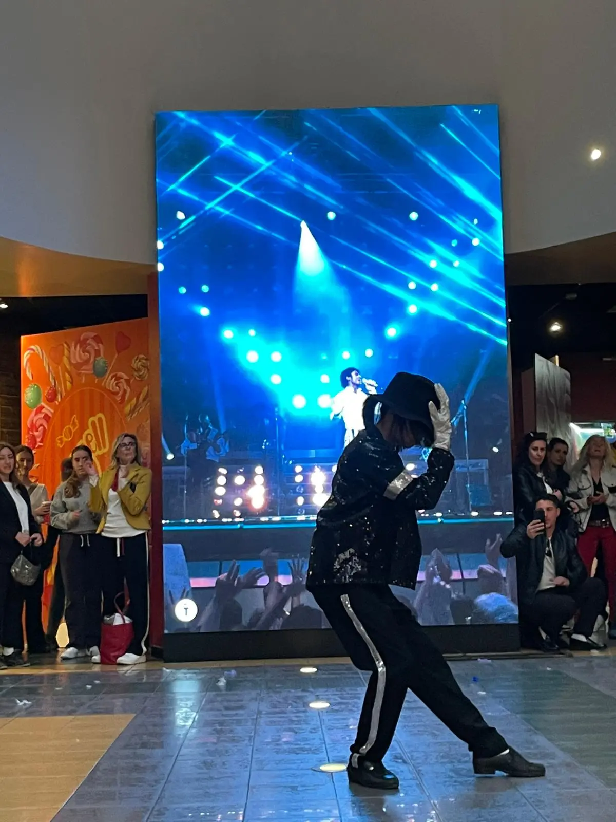 Il flash mob alla Oz per il film su Michael Jackson