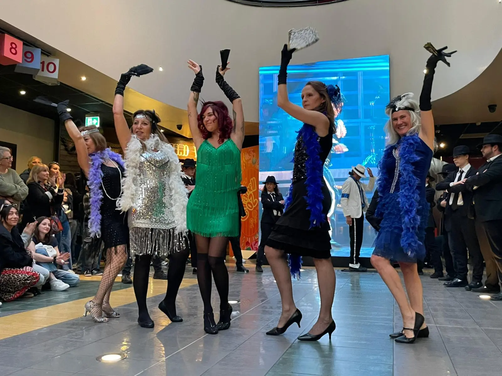 Il flash mob alla Oz per il film su Michael Jackson