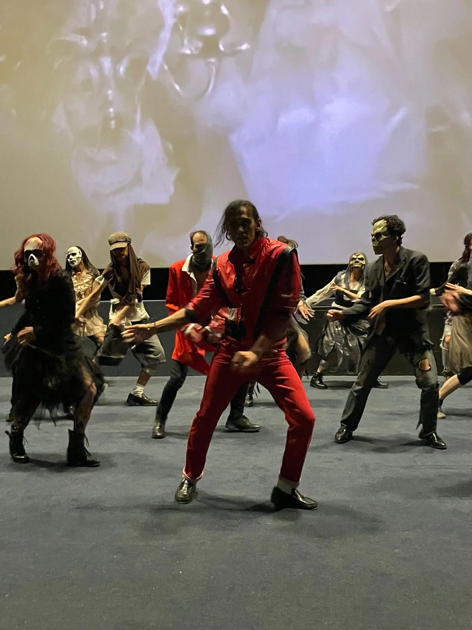 Il flash mob alla Oz per il film su Michael Jackson