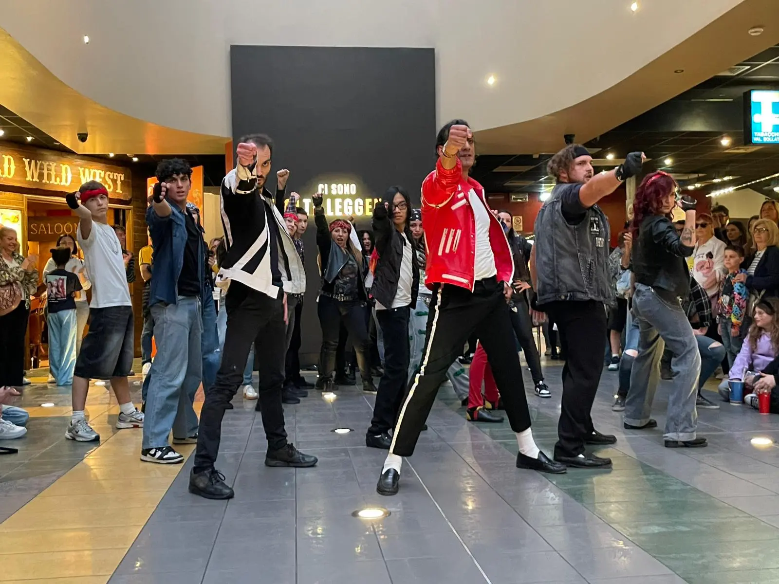Il flash mob alla Oz per il film su Michael Jackson