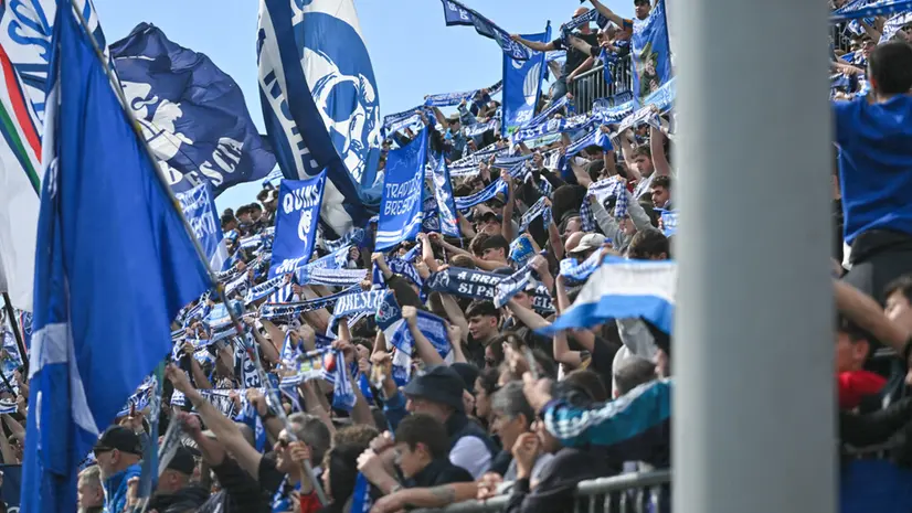 Tifosi bresciani allo stadio - New Reporter Pasotti © www.giornaledibrescia.it