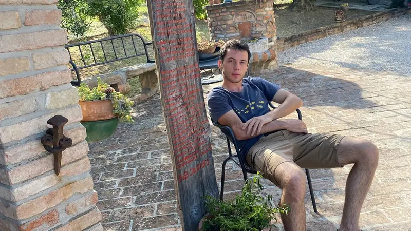 Il giovane artista Guglielmo Fadabini