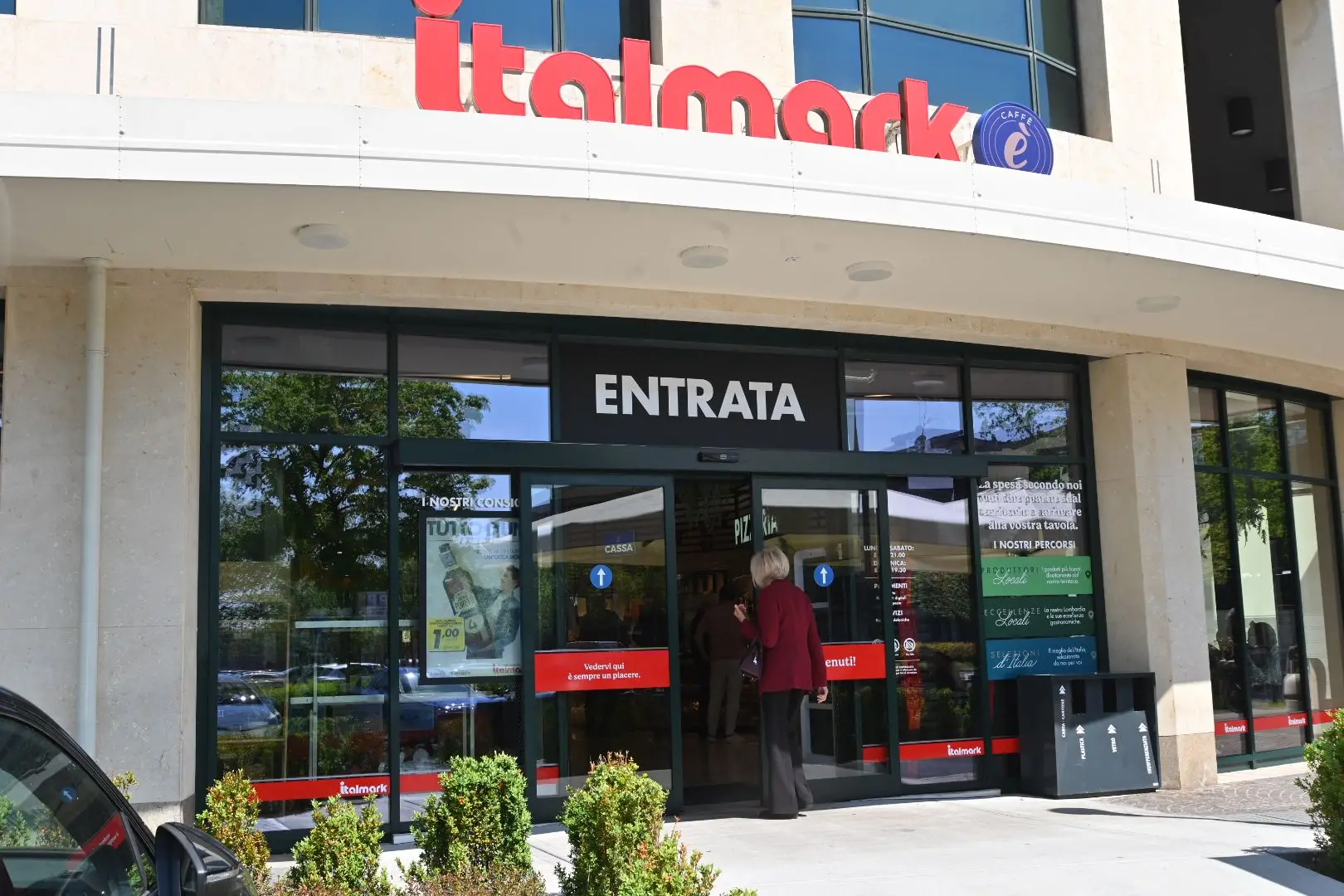 Il furto all'Italmark di via Cefalonia