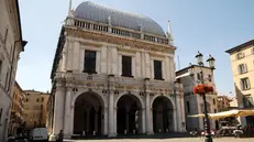 Palazzo Loggia in una foto d'archivio
