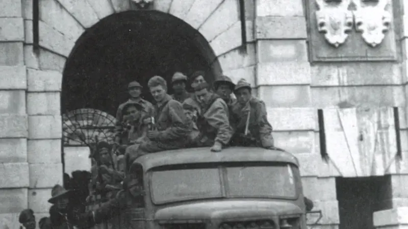 Partigiani si impadroniscono del castello di Brescia