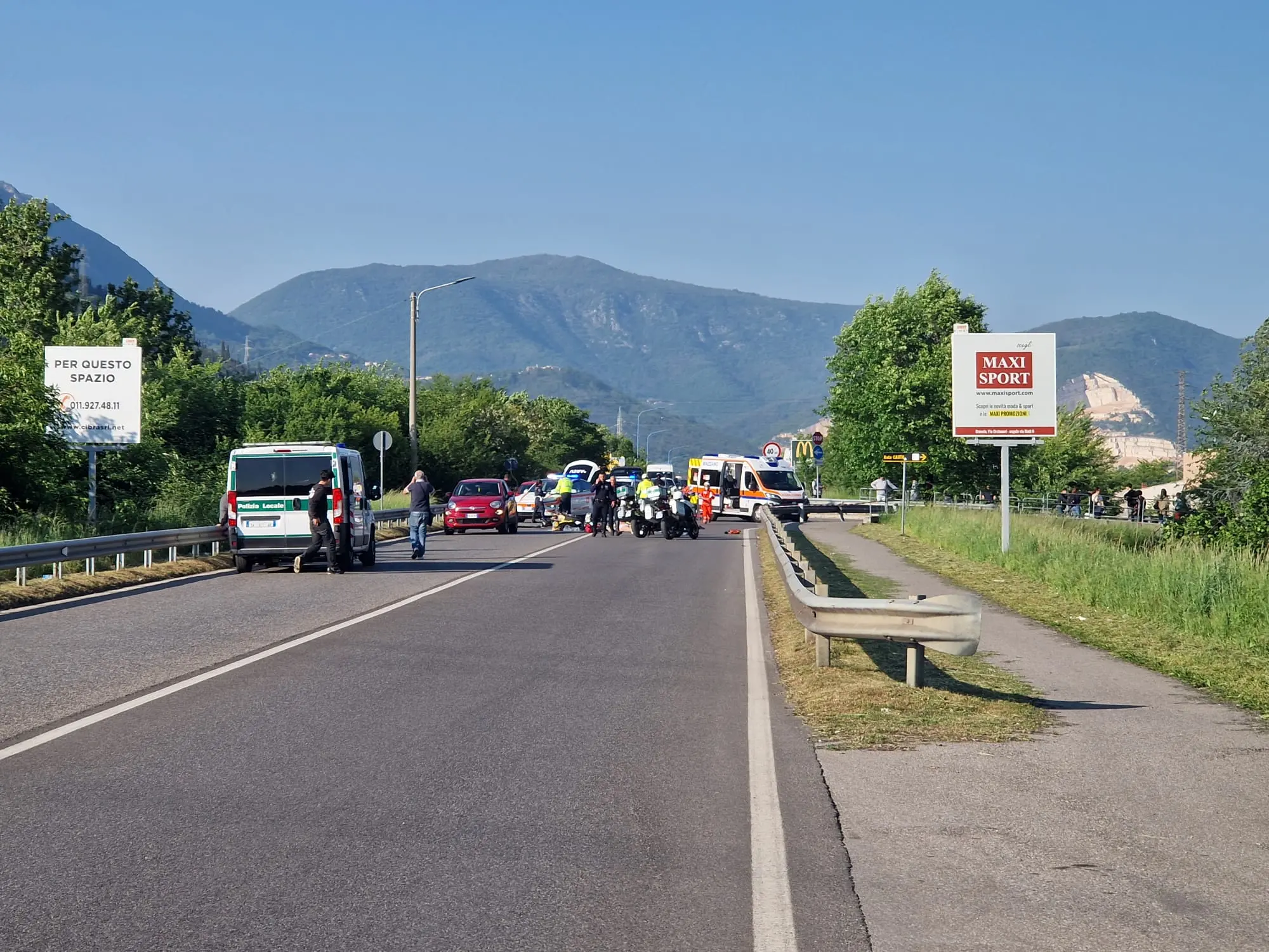 L'incidente tra auto e moto su via Serenissima