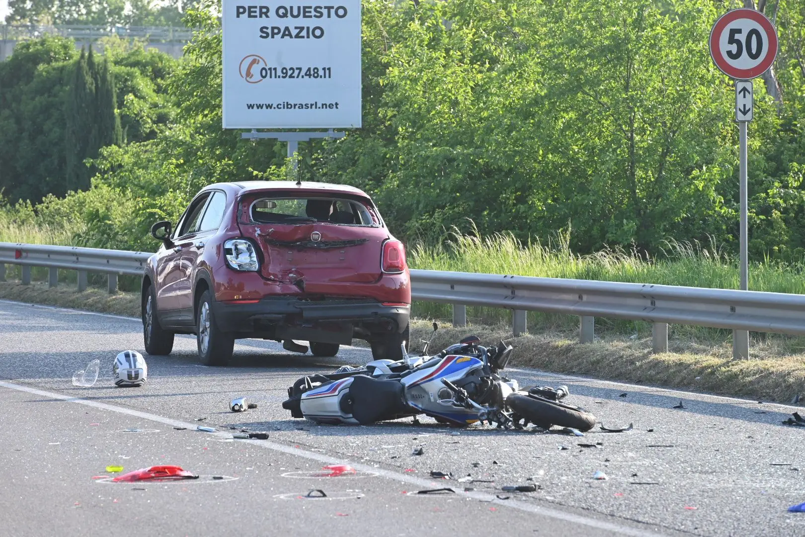 L'incidente tra auto e moto su via Serenissima