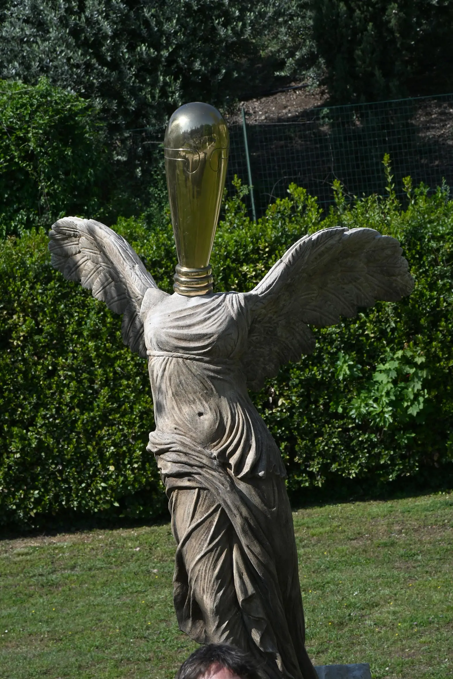 La Nike Metafisica di Vezzoli al Parco delle Sculture