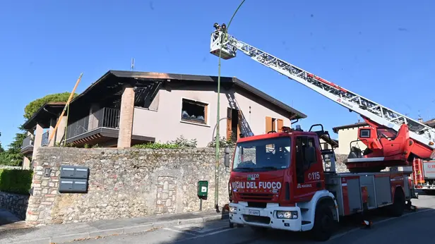 Moniga del Garda, incendio in un appartamento