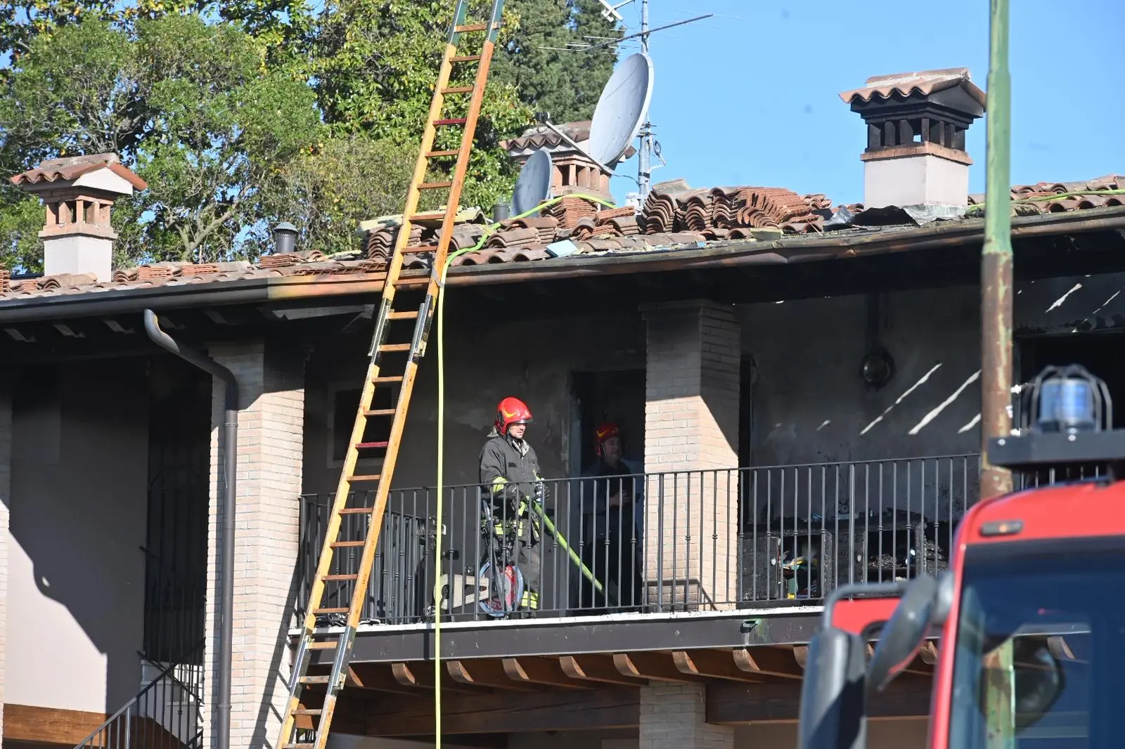 Moniga del Garda, incendio in un appartamento