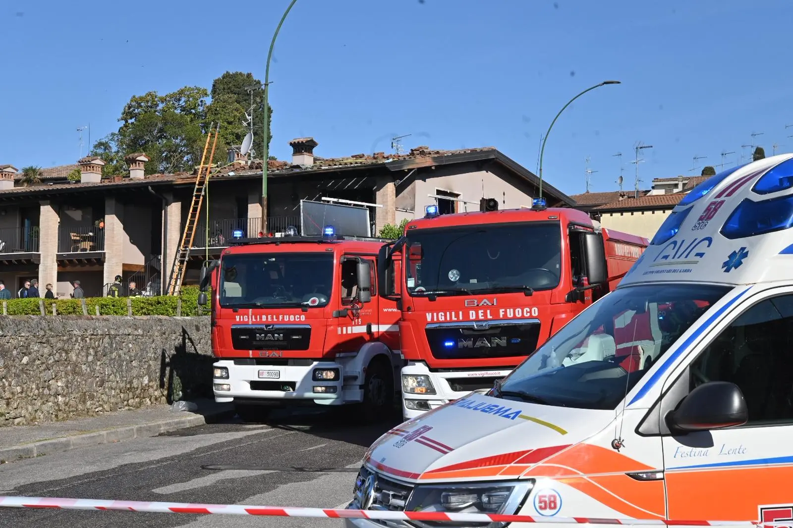 Moniga del Garda, incendio in un appartamento