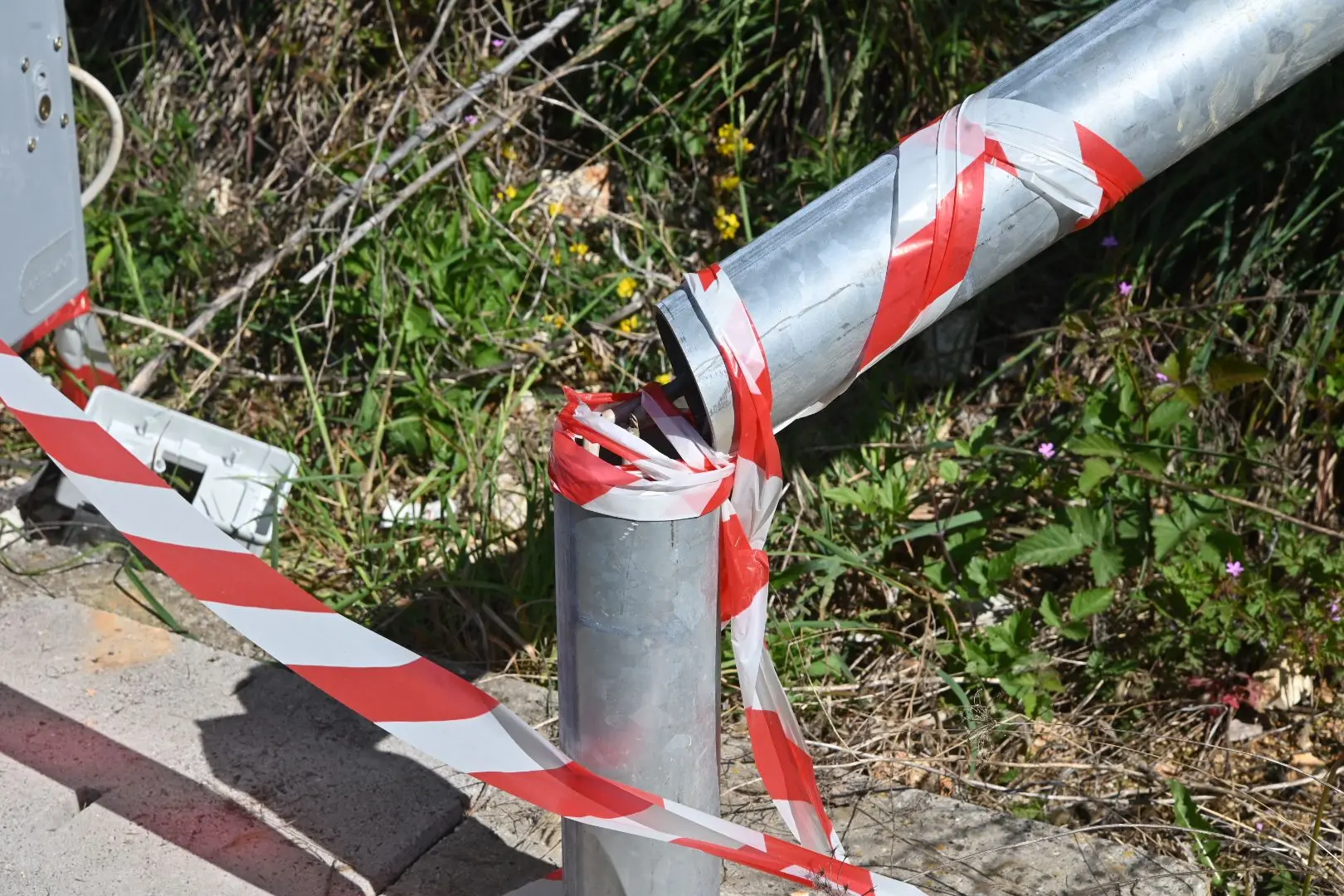 L'autovelox divelto tra Polaveno e Iseo