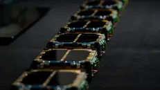 La fila di satelliti di Apogeo Space pronti per il lancio