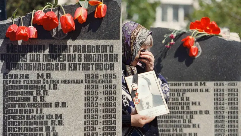 Il memoriale dedicato alle vittime del disastro - Foto Ansa © www.giornaledibrescia.it