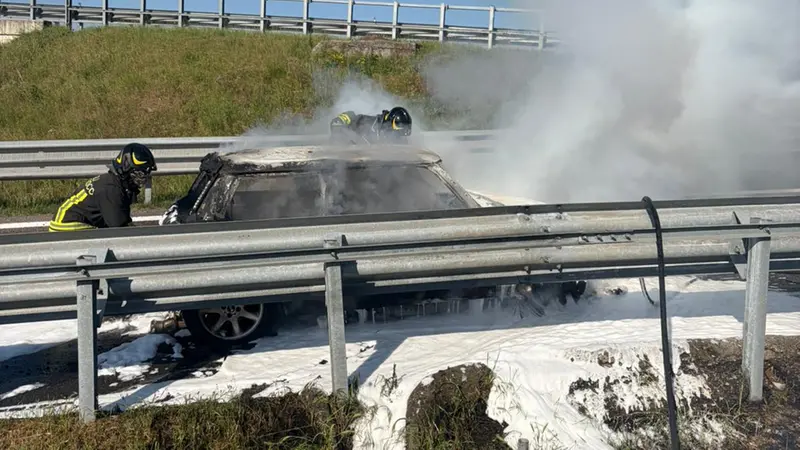 I Vigili del fuoco in azione - © www.giornaledibrescia.it