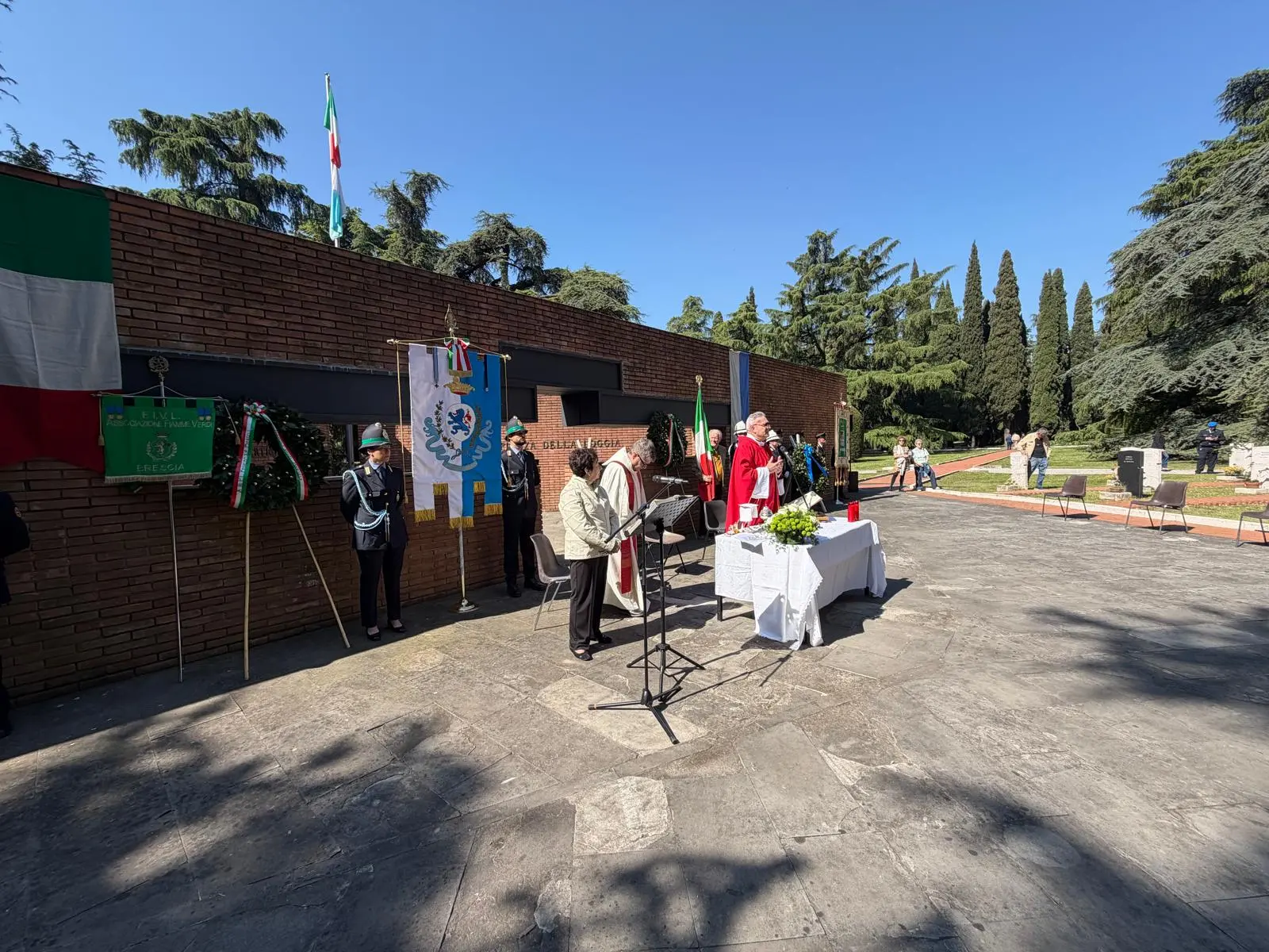 Le cerimonia per il 25 Aprile al cimitero Vantiniano